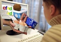 Warenkorb statt Warteschlange: Der Lebensmitteleinkauf über das Internet wird beliebter. Noch gibt es aber nicht allzu viele entsprechende Shops. (Foto: dpa)