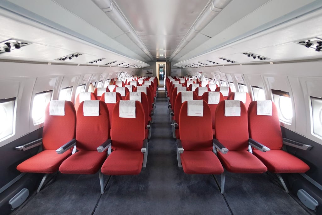 Blick ins Innere der „Lady Agnes“, einer Iljuschin 62 der Fluggesellschaft Interflug, die auf dem Flugplatz Stölln/Rhinow steht.
