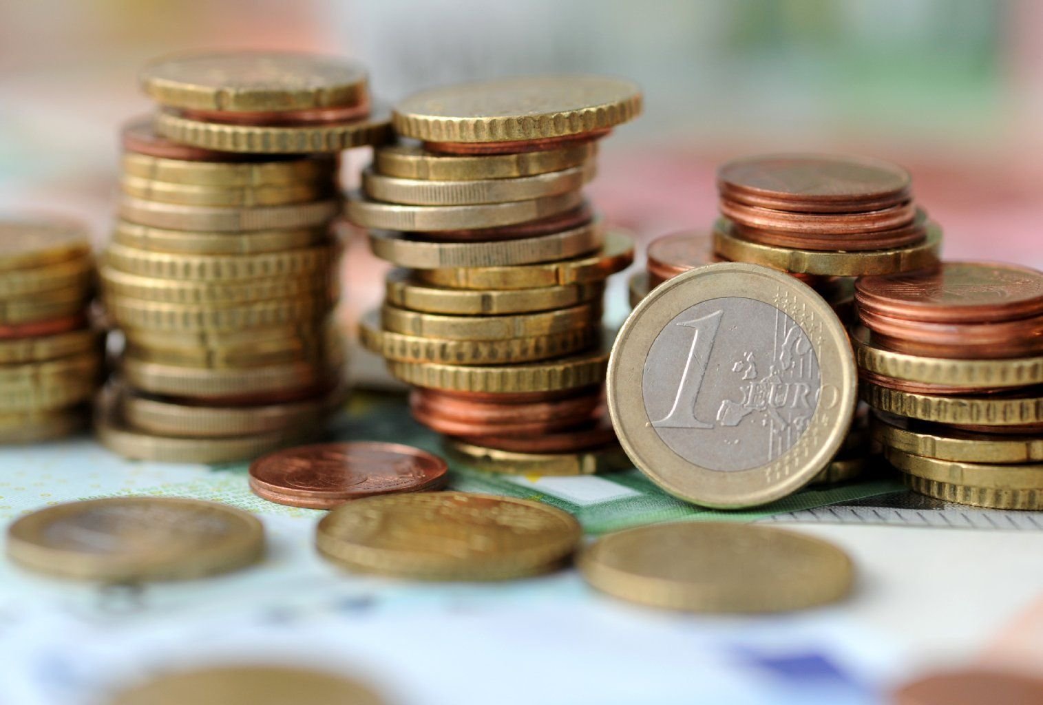 Sparer, die bis zu sieben Jahre anlegen wollen, können zum Beispiel auf Mischfonds setzen.