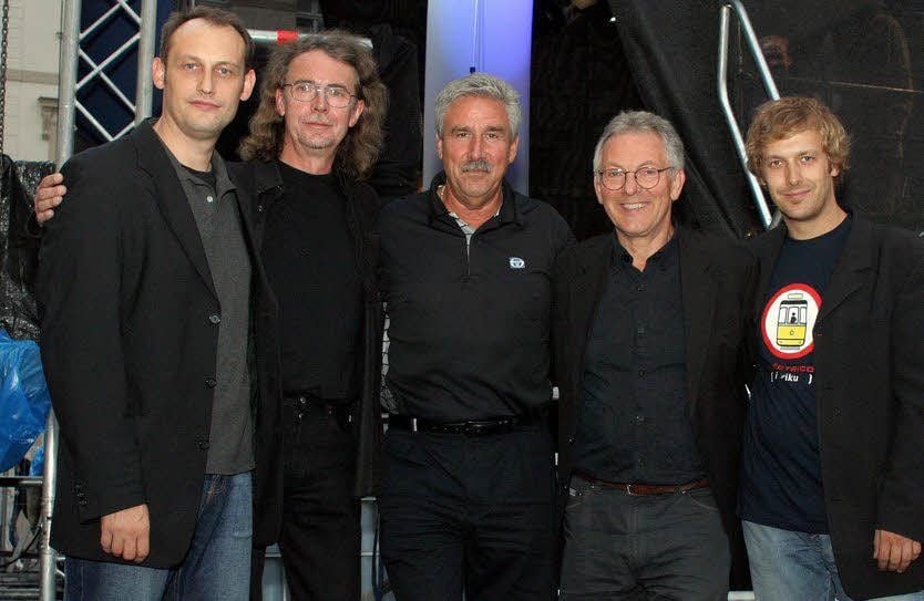 Die Band tritt morgen im Kurhaus auf.
