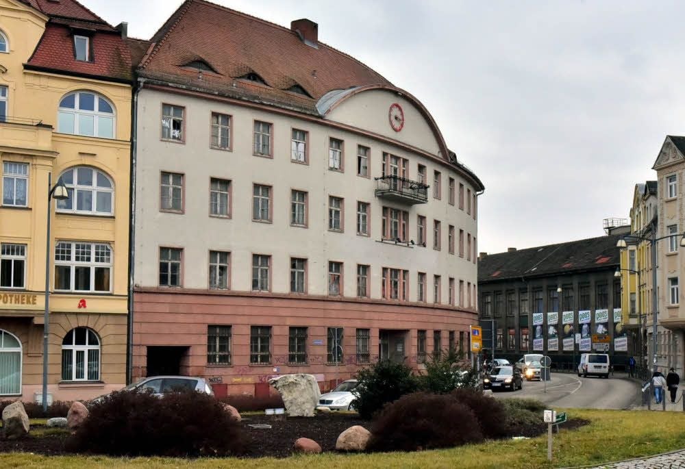 Wenn das künftige Jobcenter in Weißenfels, die ehemalige Sparkasse, voraussichtlich im Frühjahr 2020 fertiggestellt ist, verspricht sich das Leitungsteam um den Betriebsleiter Herwig Fischer einen Qualitätsschub. Künftig werden im neuen Gebäude auch etliche Ämter sitzen.