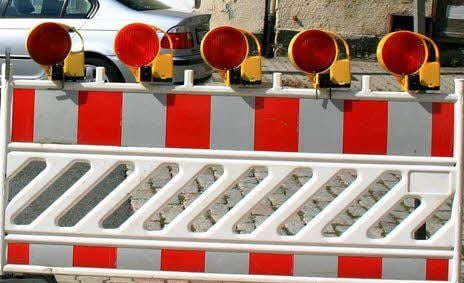 Sperrungen in der kommenden Woche in Zeitz betreffen Fußwege und Parkbereiche.