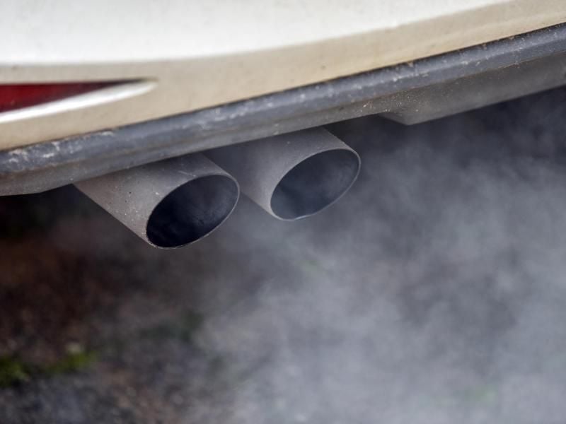 In Städten mit Höchstwerten von bis zu 50 Mikrogramm Stickstoffdioxid pro Kubikmeter Luft soll es keine Fahrverbote geben, obwohl der EU-Grenzwert bei 40 Mikrogramm liegt. Foto: Patrick Pleul