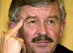Jürgen Möllemann hat in einem Brief an die Mitglieder der FDP-Bundestagsfraktion noch einmal indirekt mit der Gründung einer eigenen Partei gedroht (Foto: dpa)