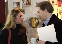 Anke Engelke und Olli Dittrich vor der Pressekonferenz, auf der bekannt gegeben wurde, dass beide zu den Gewinnern des Adolf-Grimme-Preises in Gold zählen. (Foto: dpa)