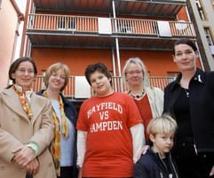 In Genossenschaftswohnungen genießen Mieter mehr Rechte als auf dem freien Markt. Sie müssen sich allerdings auch in die Gemeinschaft einbringen. (Foto: dpa)
