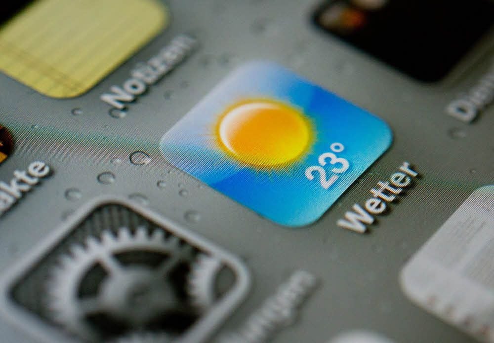 Auf Smartphones gehören Wetter-Apps zu dem meistverwendeten Anwendungen - doch der Glaube, dass die kleinen Helfer allwissend sind, täuscht gewaltig: Die Algorithmen dahinter arbeiten auch nur mit Wahrscheinlichkeiten .