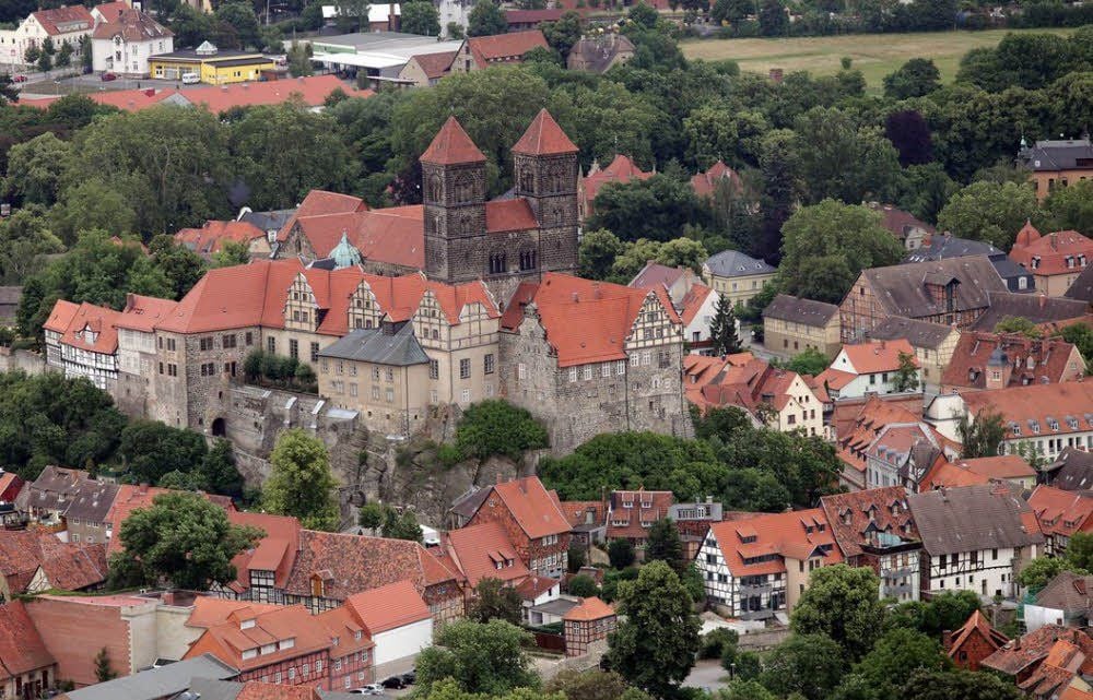 Der Schlossberg mit der Stiftskirche machten Quedlinburg weltweit berühmt.