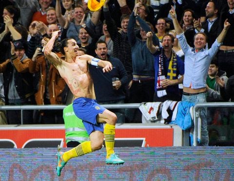 »Wir kommen alle aus Zlatan-Land», titelte die schwedische Zeitung «Aftonbladet» nach dem Hattrick des 31-Jährigen Stürmers gegen England.