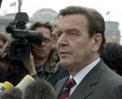 Hat Hilfe zugesagt: Bundeskanzler Gerhard Schröder