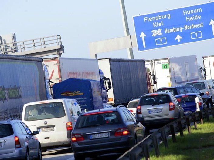 Hamburg ist mit einer 32-prozentigen Verzögerung im Tagesdurchschnitt die zweitschlimmste Stau-Hölle Deutschlands.