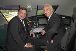 Edmund Stoiber (r) und Bahnchef Hartmut Mehdorn