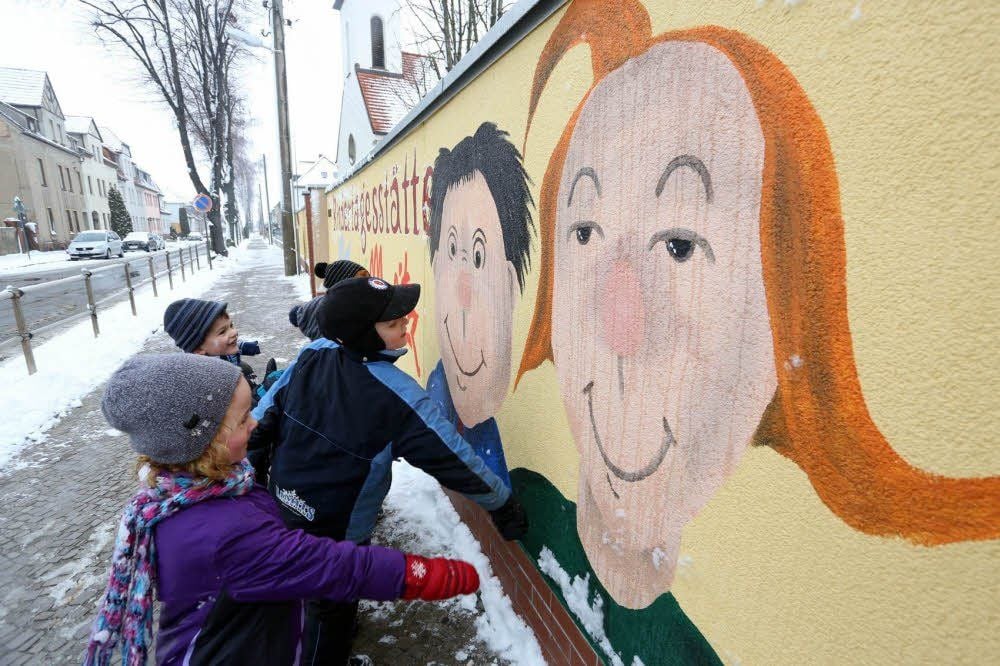 Victoria, Till, Max und all den anderen Mädchen und Jungen der Zörbiger Kindertagesstätte „Max und Moritz“ gefällt der neue Eingangsbereich.