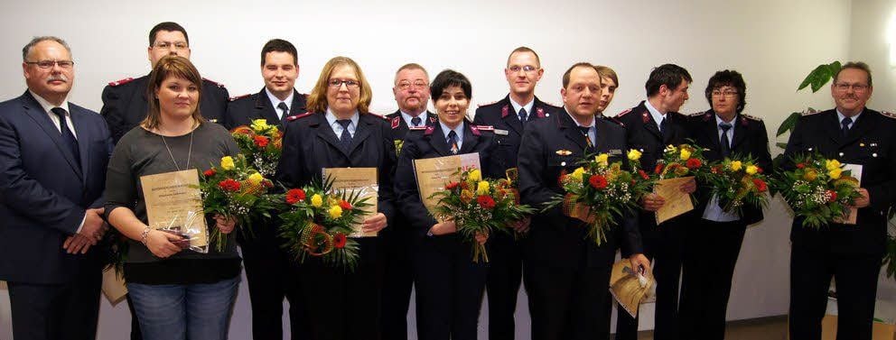Am Ende stellten sich alle Geehrten zum Gruppenbild.
