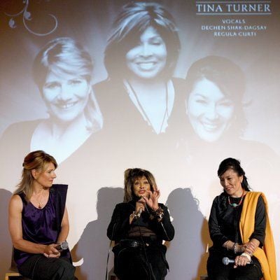 Rockstar Tina Turner hat gemeinsam mit zwei Schweizerinnen buddhistische und christliche Gebete vertont.