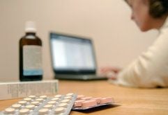 Wenn Sie nicht wissen, was für eine Krankheit Sie haben könnten, schauen Sie doch einfach ins Internet... (Foto: dpa)