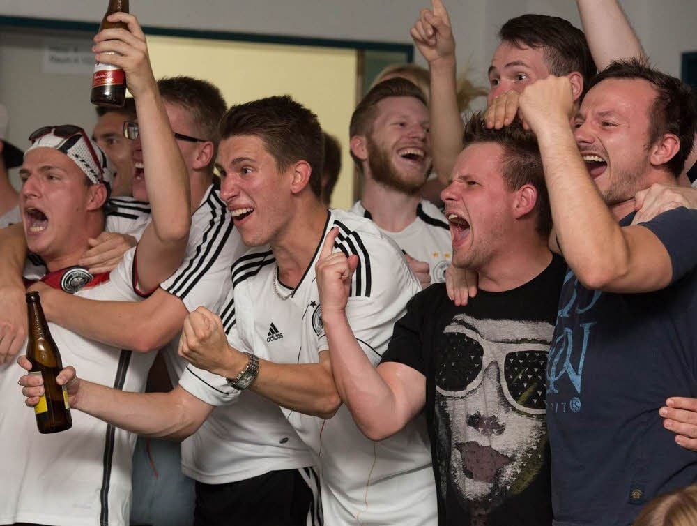 Jubel beim Tor nach dem Tor von Mats Hummels.