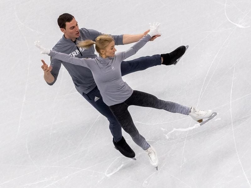 Aljona Savchenko und Bruno Massot beim ersten Training in Pyeongchang. Foto: Peter Kneffel
