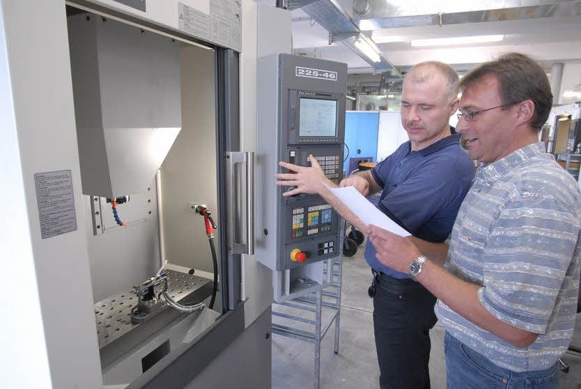 IIn Gröbzig gab es viele Investitionen, so im Jahr 2007, als neue Bohrmaschinen angeschafft wurden.
