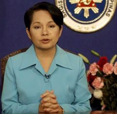 Die philippinische Präsidentin Gloria Macapagal Arroyo hat nach einer Woche den Ausnahmezustand aufgehoben. (Foto: dpa)
