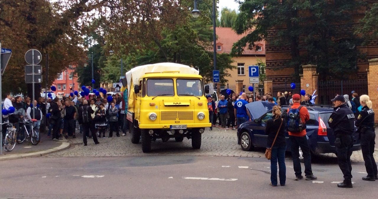 Nach Angaben der Polizei zogen rund 200 Demonstranten durch die hallesche Innenstadt.