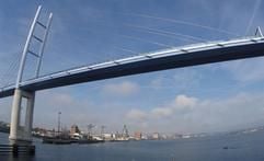 Blick auf die fast fertige neue Strelasund-Querung zwischen Stralsund und der Insel Rügen. (Foto: dpa)