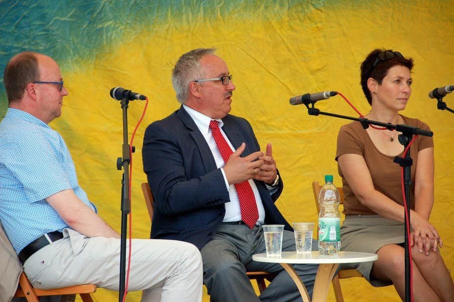 Zum Thema „Glück“ gab es eine Diskussion, bei der auch Uwe Morich (l.) von der Klusstiftung dabei war.