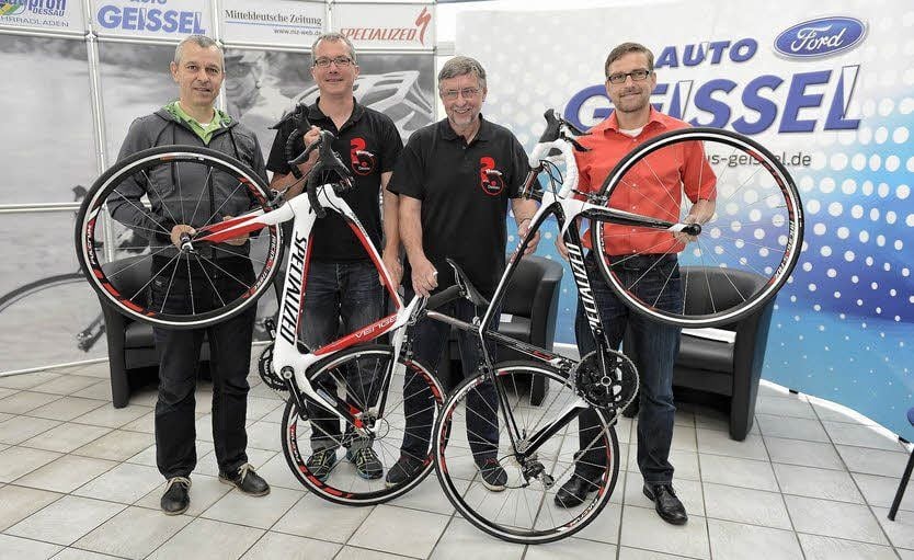 Veranstalter vom Einrollen „Rund um Dessau“ am 27. April 2014: Weltmeister Uwe Raab, Thomas Siegel von „Der Radprofi“, Uwe Regler vom Autohaus Geissel und Ulf Plata von der Mitteldeutschen Zeitung.