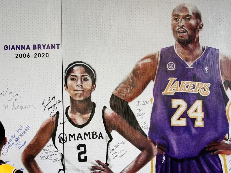 Gedenken an Basketball-Superstar Kobe Bryant und dessen Tochter Gianna. Foto: Rich Pedroncelli/AP/dpa