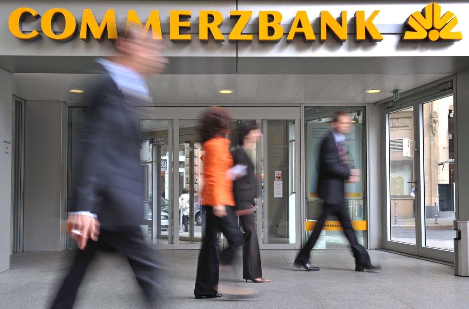 Die Commerzbank für einen Negativzins für Großkunden ein.