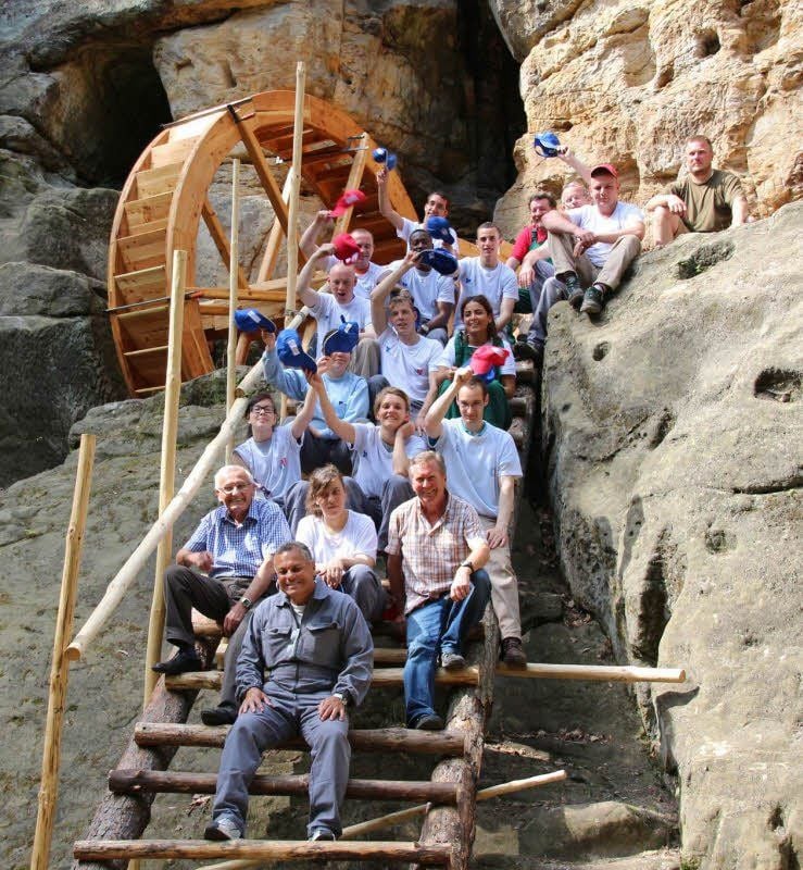 Glücksmomente für Mühlenentdecker Lothar Tomaszewski (2. Reihe links).