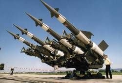 russische Luftabwehrrakete vom Typ «Newa 5 W 27»