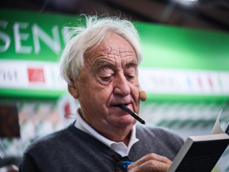 Cees Nooteboom wird geehrt. Foto: Frank Rumpenhorst