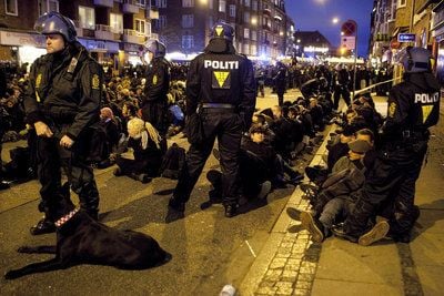 Zum Kopenhagener Klimagipfel demonstrieren am Samstag zehntausende Klima-Aktivisten in Kopenhagen. Mehr als 500 Organisationen haben zu der Großdemonstration aufgerufen. (FOTO: DPA)
