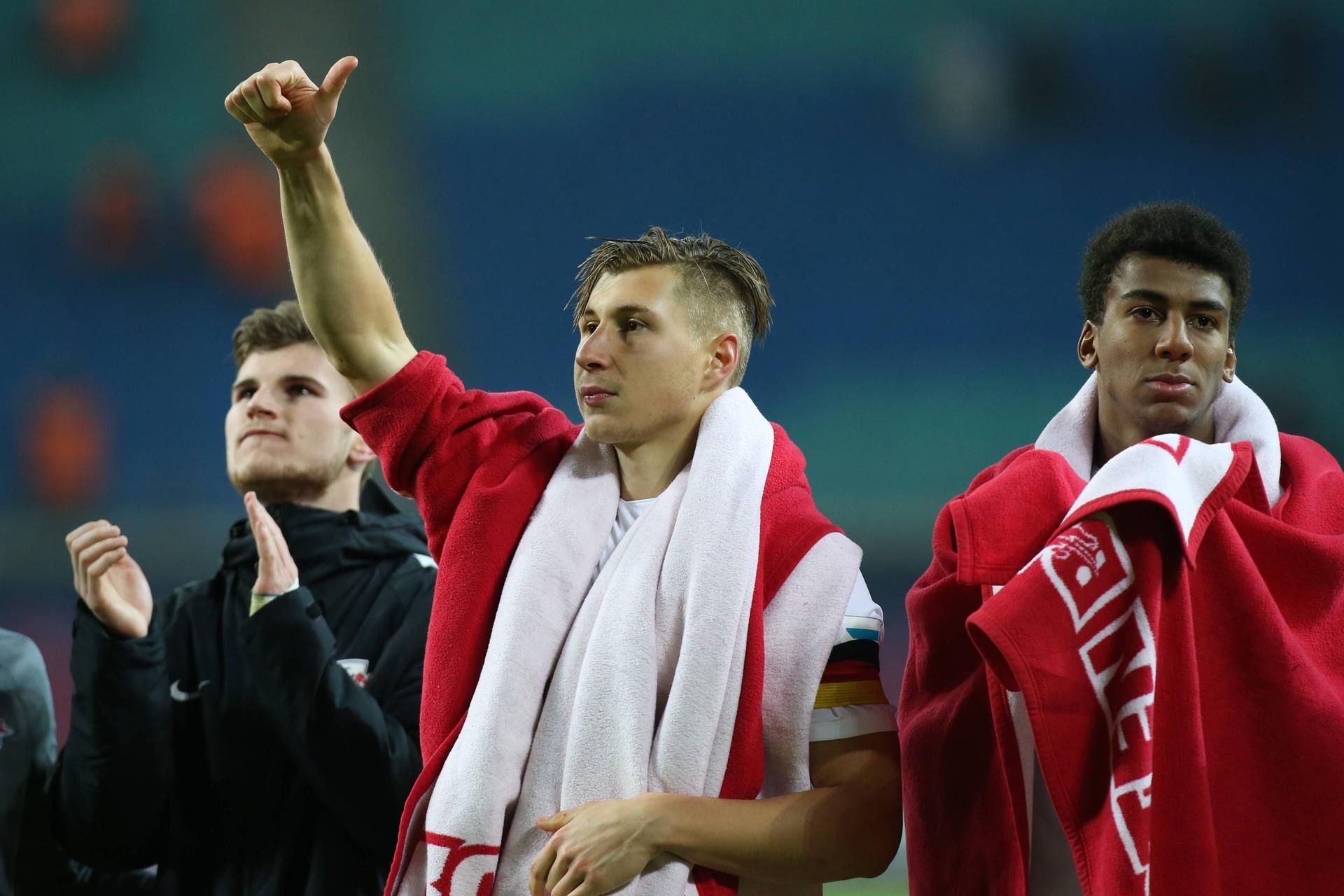 Willi Orban (Mitte) nach dem Spiel gegen Hoffenheim