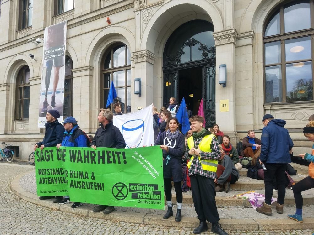 „Sagt die Wahrheit“, fordert Extinction Rebellion.