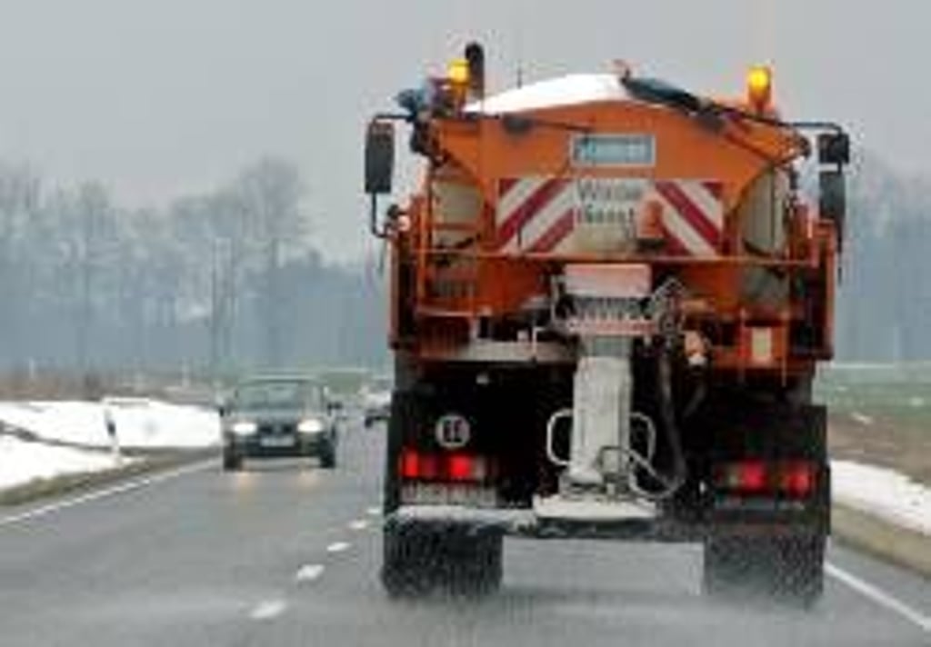 Ein Streufahrzeug des Winterdienstes