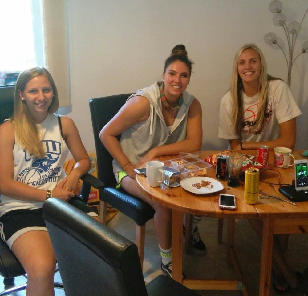 Die Zugänge Barbara Juric, Lauren Engeln und Kendall Kenyon (v. l.) in ihrer halleschen WG