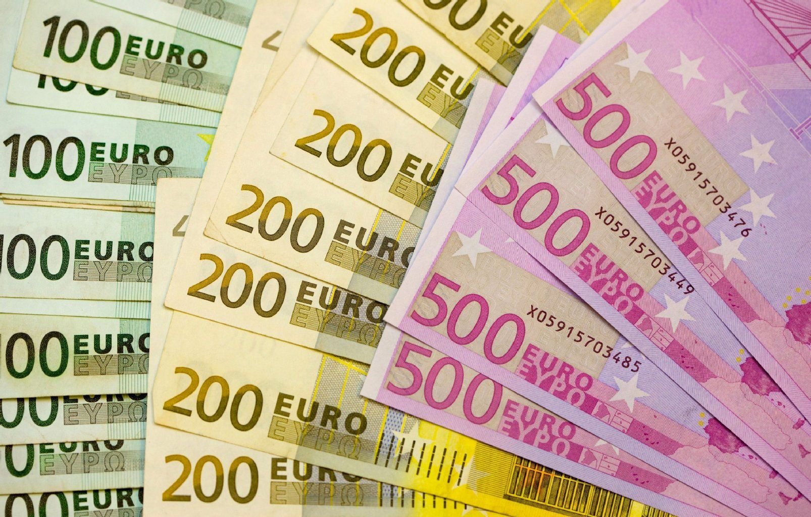100er, 200er und 500er Euro-Geldscheine