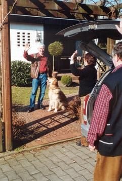 Hundeferien im eigenen Revier: Herrchen und Frauchen, die ohne Hund in den Urlaub fahren wollen, können die Dienste von Haushütern in Anspruch nehmen. (Foto: dpa)