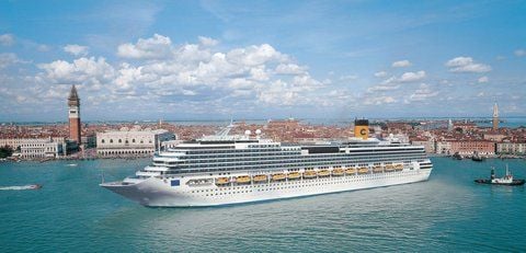 Die 290 Meter lange „Costa Fascinosa“ wird mit maximal 3800 Passagieren das größte Kreuzfahrtschiff unter italienischer Flagge. (FOTO: DPA)