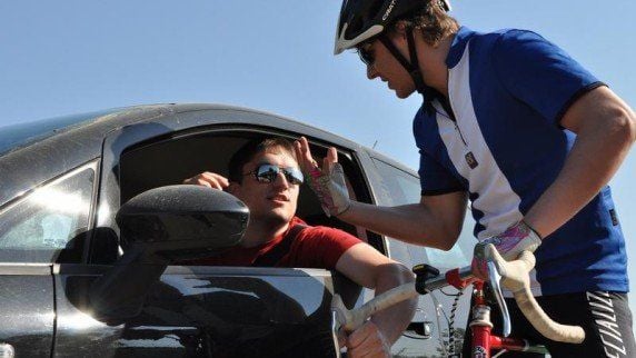 Radfahrer und Autofahrer - auch im Zusammentreffen dieser Verkehrsteilnehmer steckt viel Konfliktpotential.
