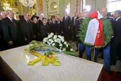Die Zarenwitwe Maria Fjodorowna (1847-1928)ist 78 Jahre nach ihrem Tod in Russlands früherer Hauptstadt St.Petersburg zur letzten Ruhe gebettet worden. (Foto: dpa)