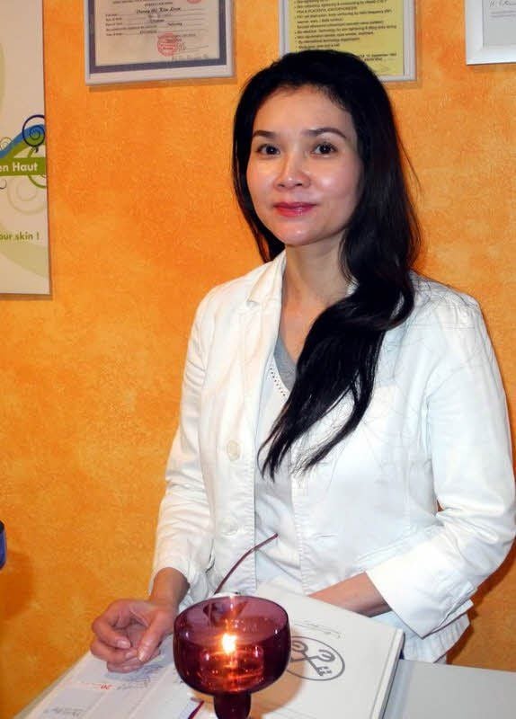 Duongh Thi Kim Loan - oder einfach Kim - führt das Kosmetikstudio im Hause von Karina Schubert weiter.