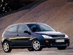 Golf-Konkurrent mit viel Platz für Passagiere und Gepäck: Der Ford Focus läuft seit 1998 vom Band. (Foto: dpa)