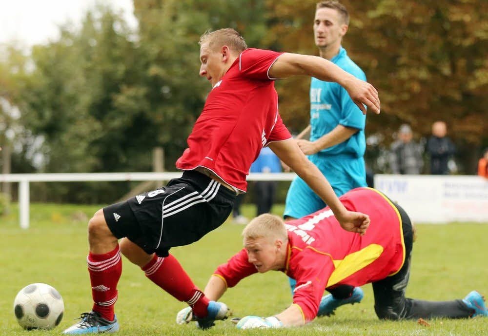 Ingo Krone (am Ball) erzielte in der vergangenen Woche den Treffer zum 2:1 für Winningen.
