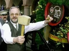 Peter Kaminski (CDU), zweiter Bürgermeister und Finanzdezernent der Stadt Leipzig, aufgenommen beim Bockbieranstich in Leipzig. (Foto: ddp)