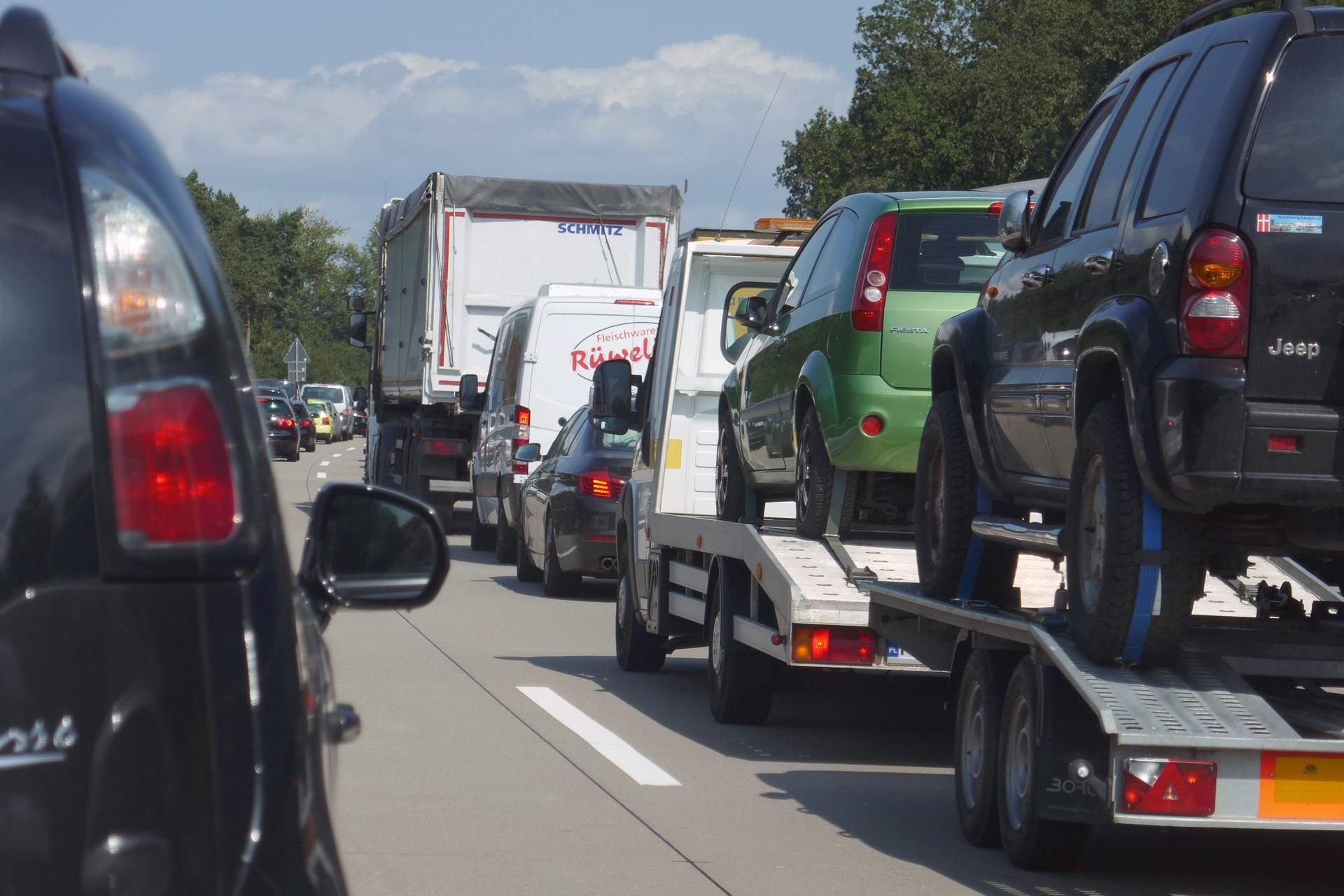 Stau auf der Autobahn 2 bei Ziesar. (Archivbild)