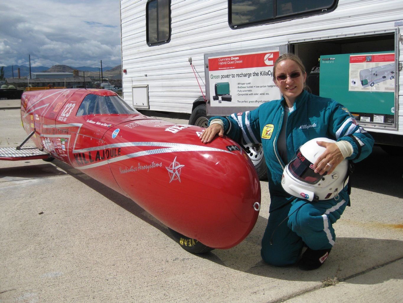 Eva Hakansson und ihr über 430 km/h schnelles Geschoss.