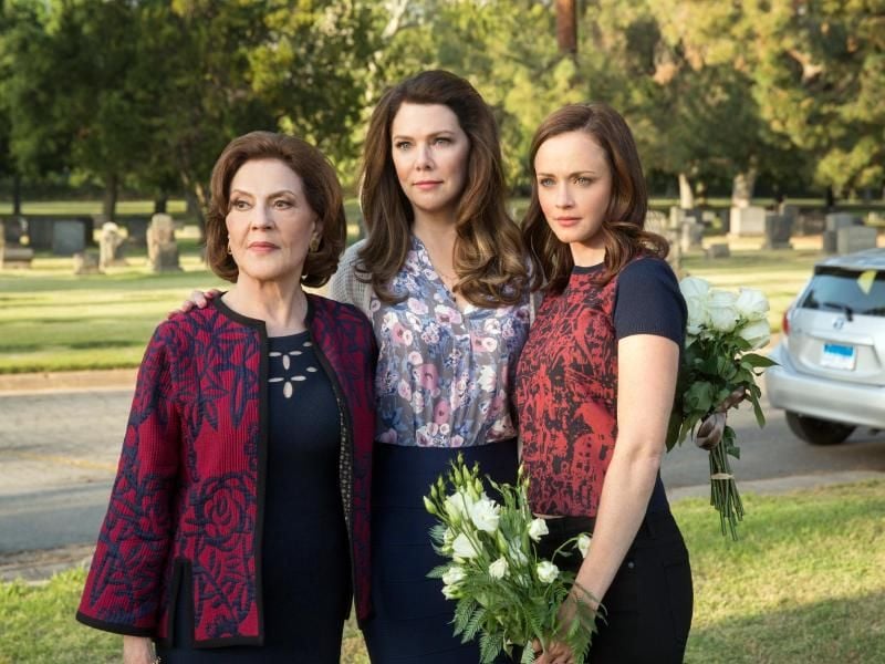 Die Hauptdarsteller der Netflix-Serie „Gilmore Girls”: Kelly Bishop als Emily Gilmore (l-r), Lauren Graham als Lorelai Gilmore und Alexis Bledel als Rory Gilmore. Foto: Robert Voets/Netflix